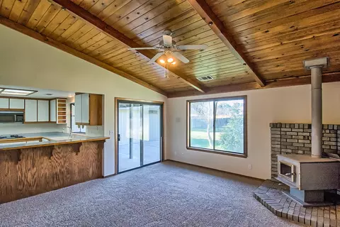 7536 Fiesta Way, Redding, CA 96002 photo 9