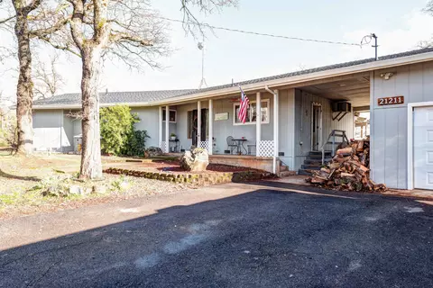 21211 Falling Oaks Rd, Redding, CA 96003 photo 2