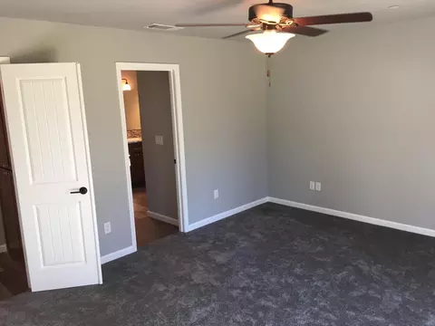 1611 Mistletoe Ln, Redding, CA 96002 photo 12