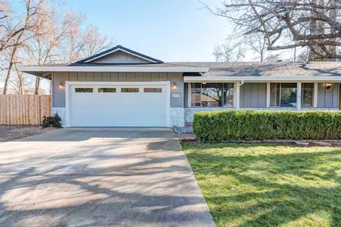 6953 Tucker Ln, Redding, CA 96002 photo 3
