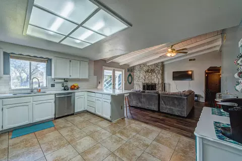 6953 Tucker Ln, Redding, CA 96002 photo 10