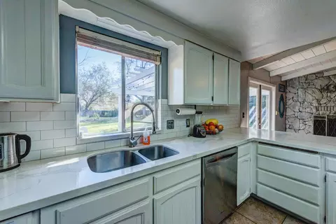6953 Tucker Ln, Redding, CA 96002 photo 14