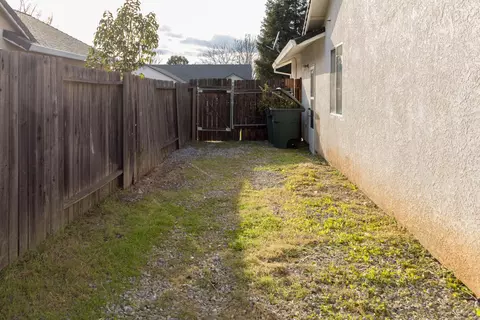 5541 Mill Pond Ln, Redding, CA 96001 photo 28