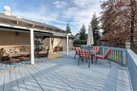 3498 Woodbury, Redding, CA 96002 photo 4