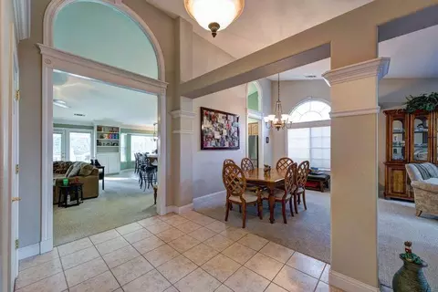 3498 Woodbury, Redding, CA 96002 photo 5