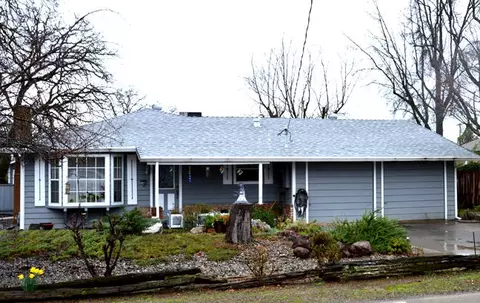 1653 Derby Ln, Redding, CA 96002 photo 1