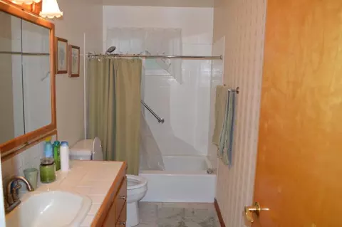 1653 Derby Ln, Redding, CA 96002 photo 8