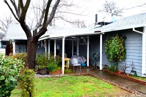 1653 Derby Ln, Redding, CA 96002 photo 3