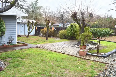 1653 Derby Ln, Redding, CA 96002 photo 2