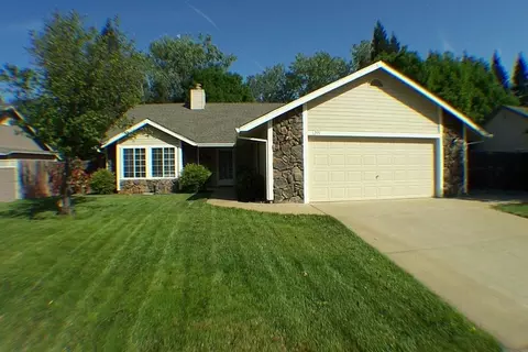 1295 Edgewood Dr, Redding, CA 96003 photo 1