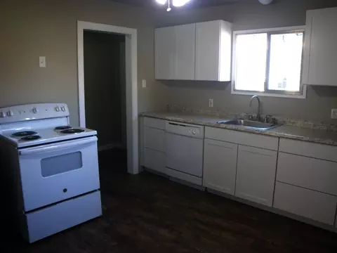 825 Locust St, Redding, CA 96001 photo 3