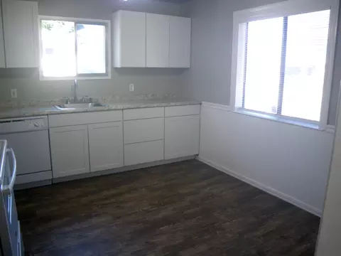 825 Locust St, Redding, CA 96001 photo 5