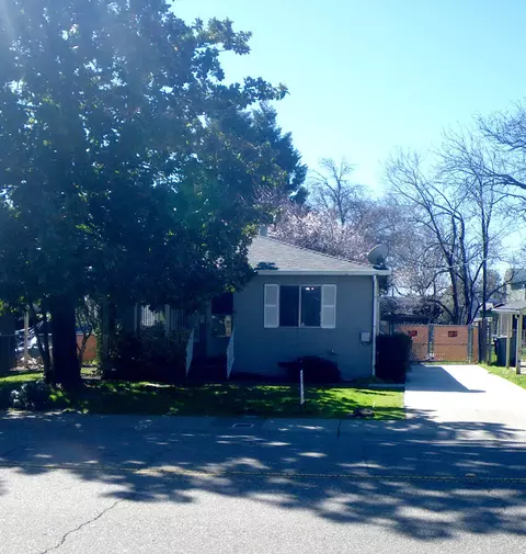 825 Locust St, Redding, CA 96001 photo 1
