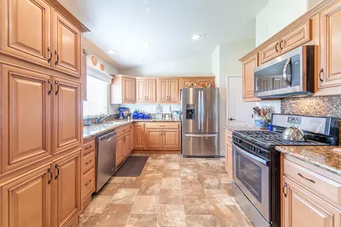 14647 Holiday, Redding, CA 96003 photo 5
