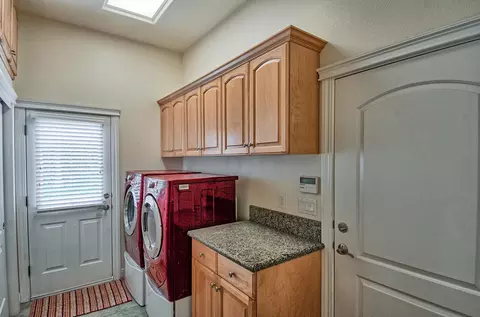 2893 Pacific Ave, Redding, CA 96002 photo 23