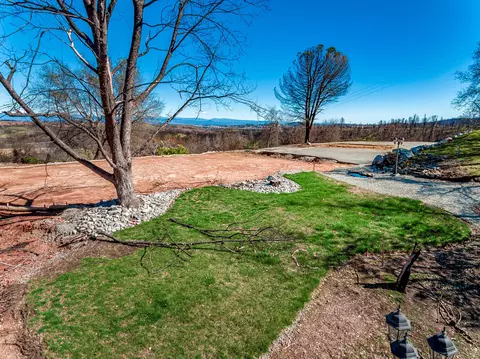10913 Stacie Way, Redding, CA 96001 photo 2