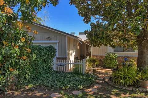 4679 Lookout Ct, Redding, CA 96001 photo 3