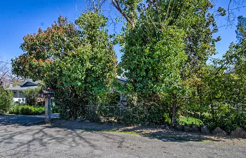 4679 Lookout Ct, Redding, CA 96001 photo 2