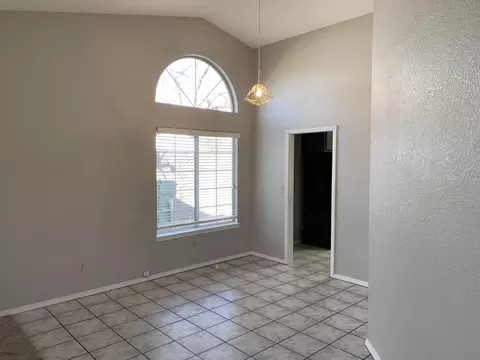 2185 Hacienda St, Redding, CA 96003 photo 6