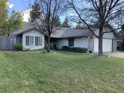 2185 Hacienda St, Redding, CA 96003 photo 2