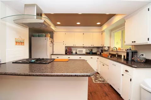 7057 Granada, Redding, CA 96002 photo 3