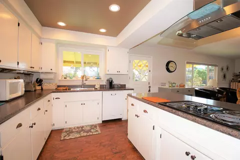 7057 Granada, Redding, CA 96002 photo 2