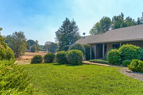 19667 Paso Robles Ave, Redding, CA 96003 photo 21