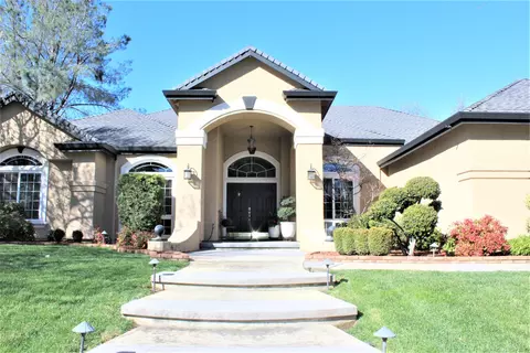 4670 St Charles Dr, Redding, CA 96002 photo 2