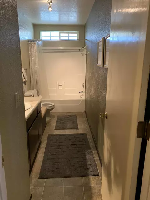 1045 Jaxon Way, Redding, CA 96003 photo 6