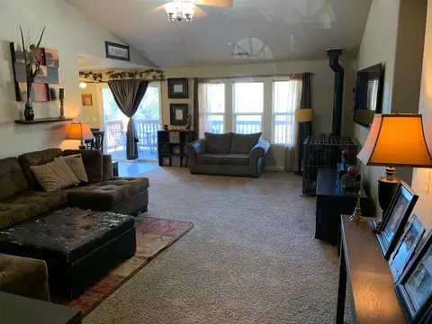2110 Hawn Ave, Redding, CA 96002 photo 3