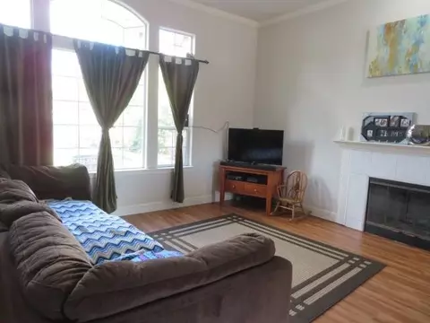 915 Hillsdale Ct, Redding, CA 96003 photo 3