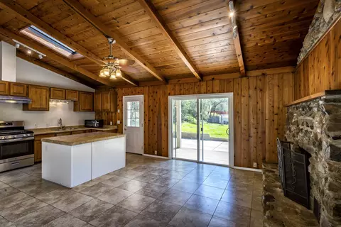 136 Quartz Hill Rd, Redding, CA 96003 photo 9