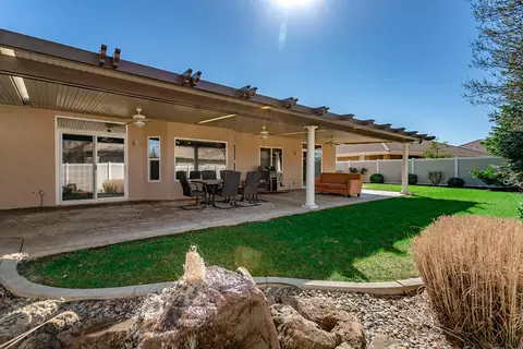 2385 Voltaire Way, Redding, CA 96003 photo 2