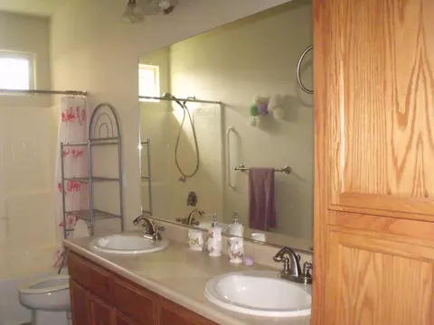 2403 Petroglyph St, Redding, CA 96002 photo 12