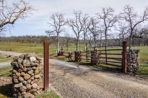 24499 Bascom Rd, Millville, CA 96062 photo 20