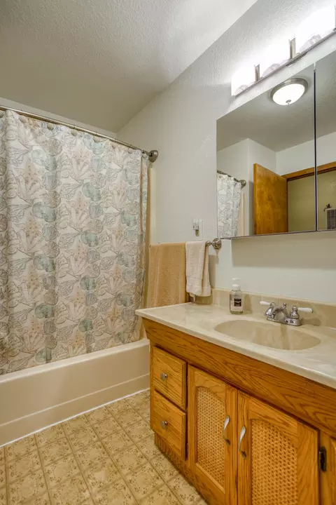 10699 Old Oregon Trl, Redding, CA 96003 photo 12