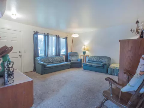 1340 Acacia St, Red Bluff, CA 96080 photo 4