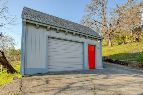 3526 West St, Redding, CA 96001 photo 33