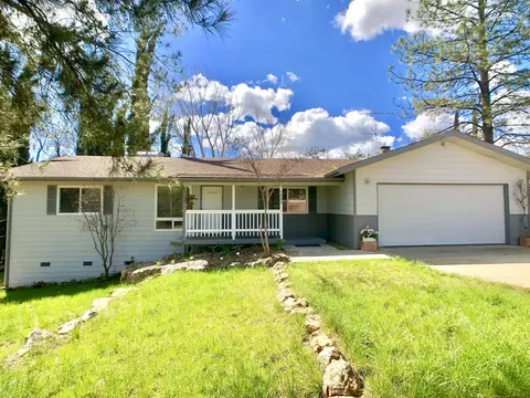 3880 Oro St, Redding, CA 96001 photo 1