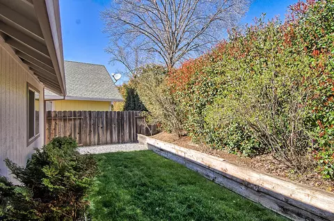 127 Yolla Bolly Trl, Redding, CA 96003 photo 31