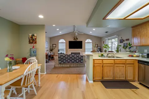 760 Springer Dr, Redding, CA 96003 photo 7