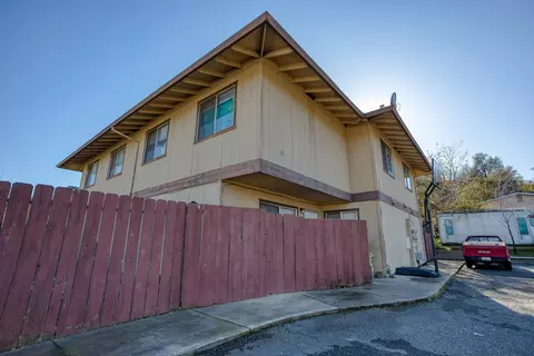 1825 Roanoke Ave, Redding, CA 96001 photo 1
