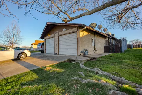 3439 Magnums Way, Redding, CA 96003 photo 4