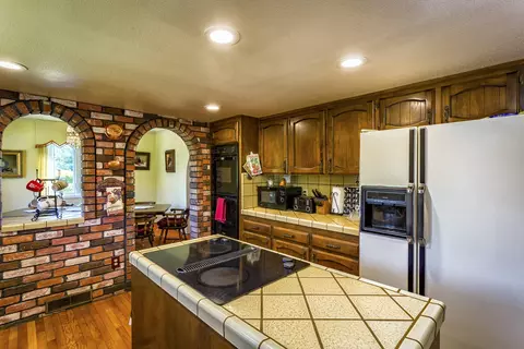 8012 Sans Souci Dr, Redding, CA 96001 photo 11
