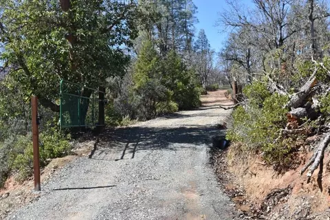 660 Dirt Rd, Hayfork, CA 96041 photo 1