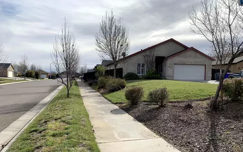560 Vallecito Ct, Red Bluff, CA 96080 photo 1