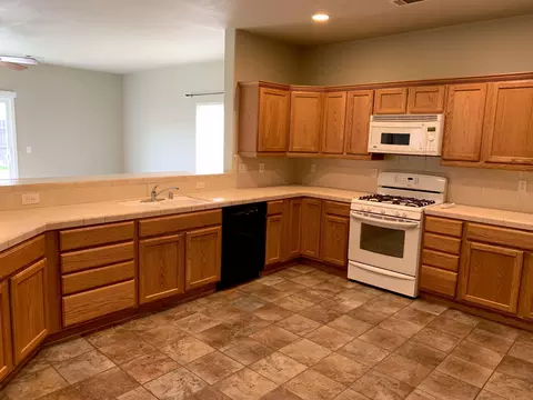 560 Vallecito Ct, Red Bluff, CA 96080 photo 3