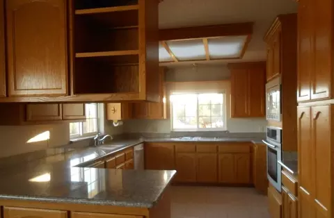 831 Northview Dr, Yreka, CA 96097 photo 2