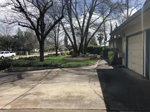 7084 Granada Dr, Redding, CA 96002 photo 5
