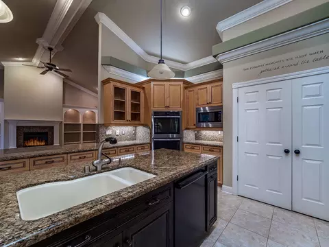 2575 Templeton Dr, Redding, CA 96002 photo 11